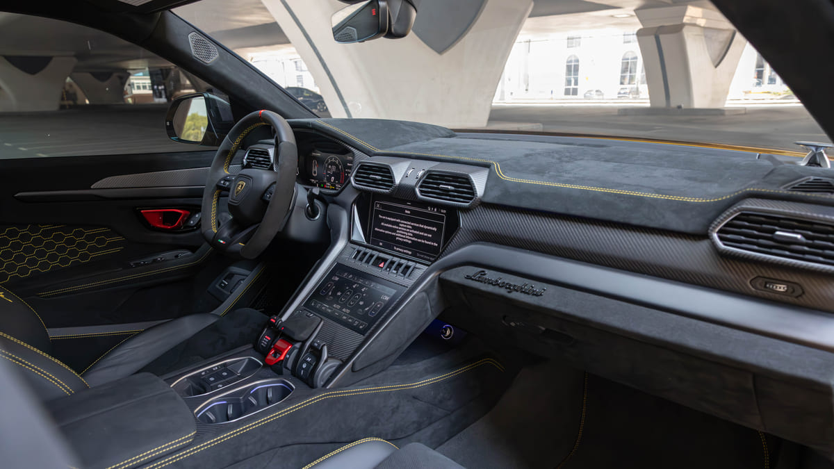 1M9A5431-Улучшено-Ум.-шума Lamborghini Huracan Evo, Evo Spyder, Urus, Urus S, Urus Mansory, Urus Performante, Aventador, Aventador SV, Aventador SVJ, Huracan STO, and Lamborghini Tecnica luxury supercars available for rent in Dubai.