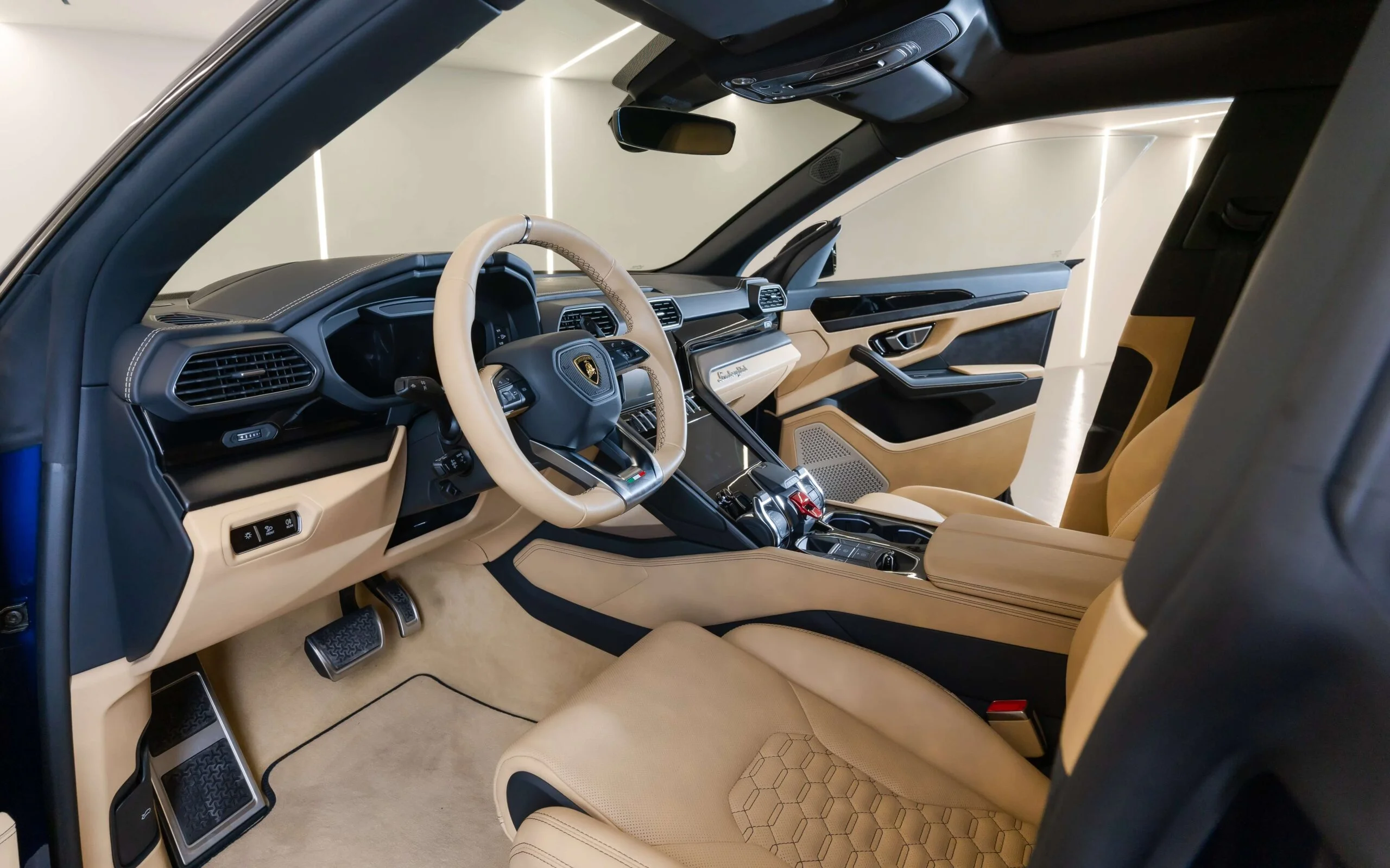 DSC04601-Copy-scaled Lamborghini Huracan Evo, Evo Spyder, Urus, Urus S, Urus Mansory, Urus Performante, Aventador, Aventador SV, Aventador SVJ, Huracan STO, and Lamborghini Tecnica luxury supercars available for rent in Dubai.