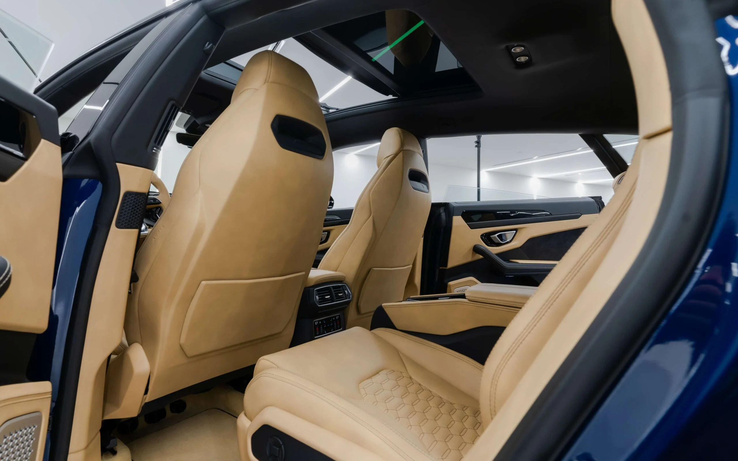 DSC04639-Copy-scaled Lamborghini Huracan Evo, Evo Spyder, Urus, Urus S, Urus Mansory, Urus Performante, Aventador, Aventador SV, Aventador SVJ, Huracan STO, and Lamborghini Tecnica luxury supercars available for rent in Dubai.