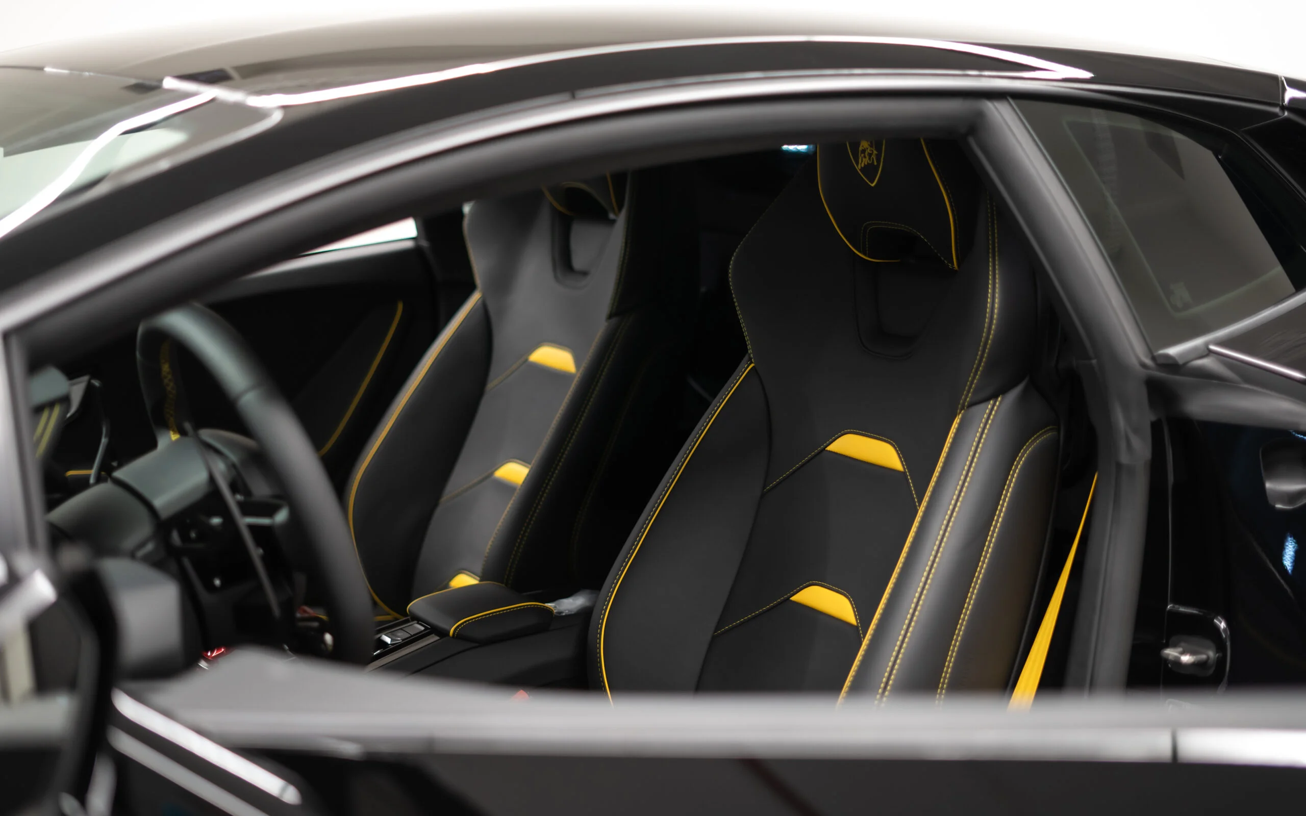 DSC05771-scaled Lamborghini Huracan Evo, Evo Spyder, Urus, Urus S, Urus Mansory, Urus Performante, Aventador, Aventador SV, Aventador SVJ, Huracan STO, and Lamborghini Tecnica luxury supercars available for rent in Dubai.