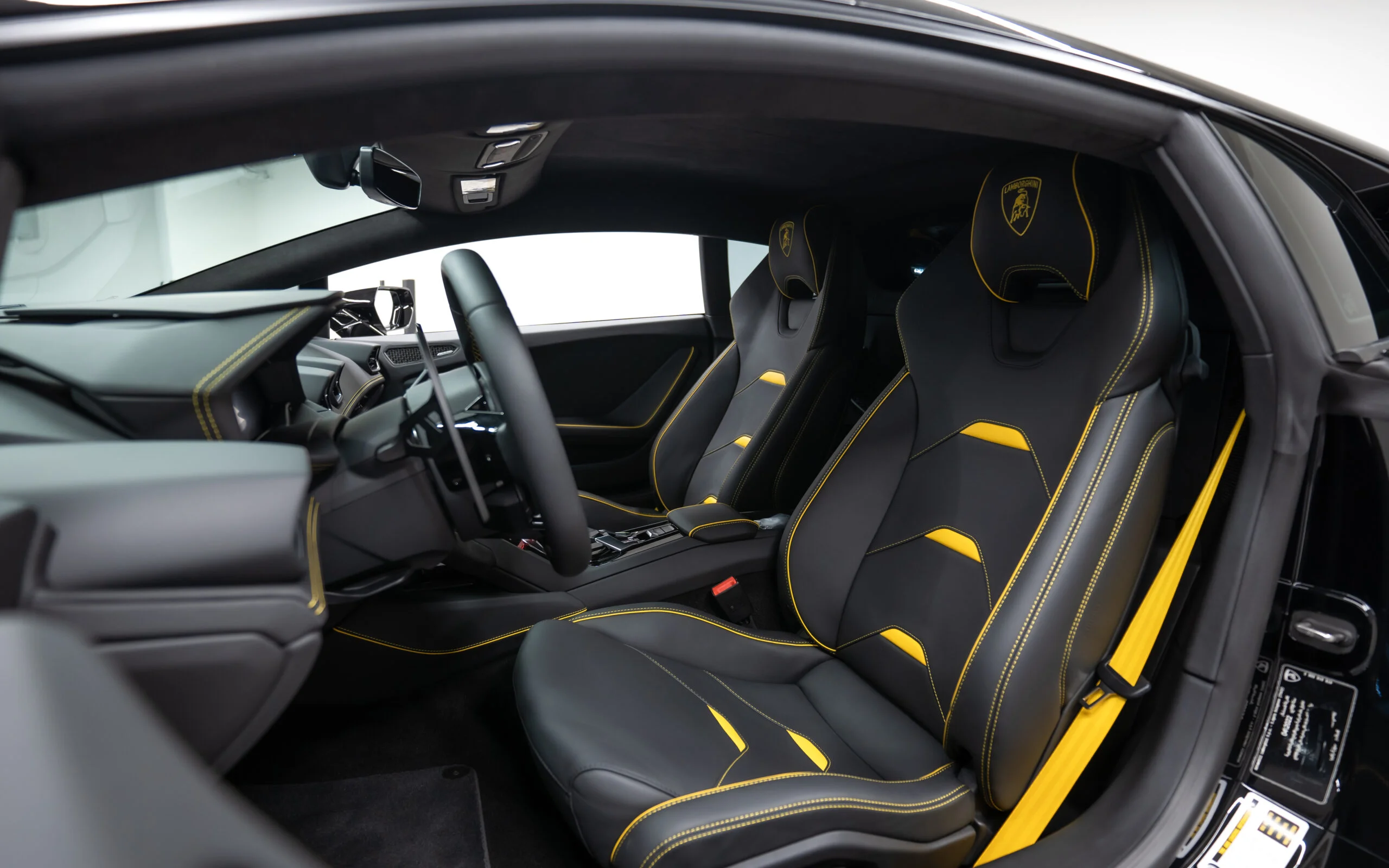DSC05781-scaled Lamborghini Huracan Evo, Evo Spyder, Urus, Urus S, Urus Mansory, Urus Performante, Aventador, Aventador SV, Aventador SVJ, Huracan STO, and Lamborghini Tecnica luxury supercars available for rent in Dubai.