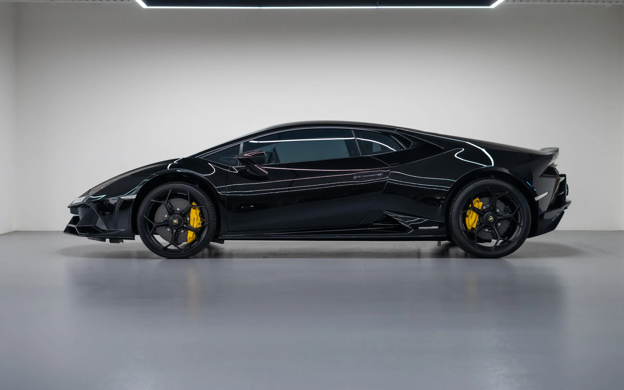 DSC05785-scaled Lamborghini Huracan Evo, Evo Spyder, Urus, Urus S, Urus Mansory, Urus Performante, Aventador, Aventador SV, Aventador SVJ, Huracan STO, and Lamborghini Tecnica luxury supercars available for rent in Dubai.