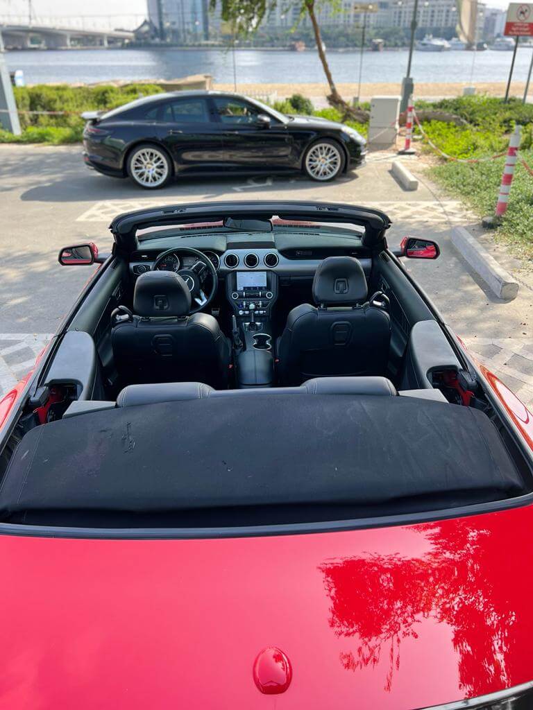 Ford-Mustang-Convertible-Rent-a-Car-Dubai