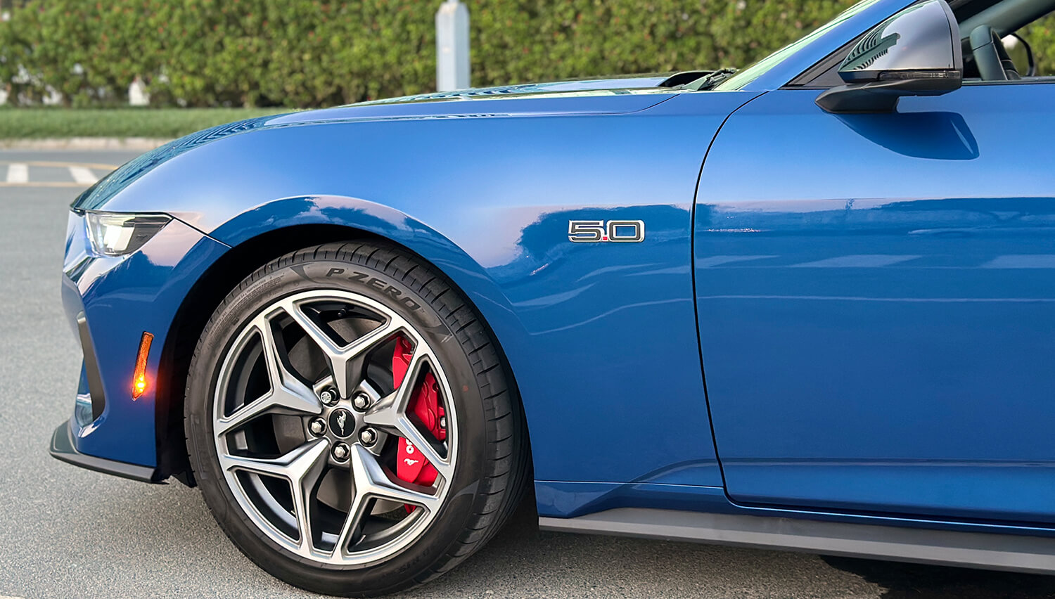 Rent-Ford-Mustang-Convertible-2024-in-Dubai