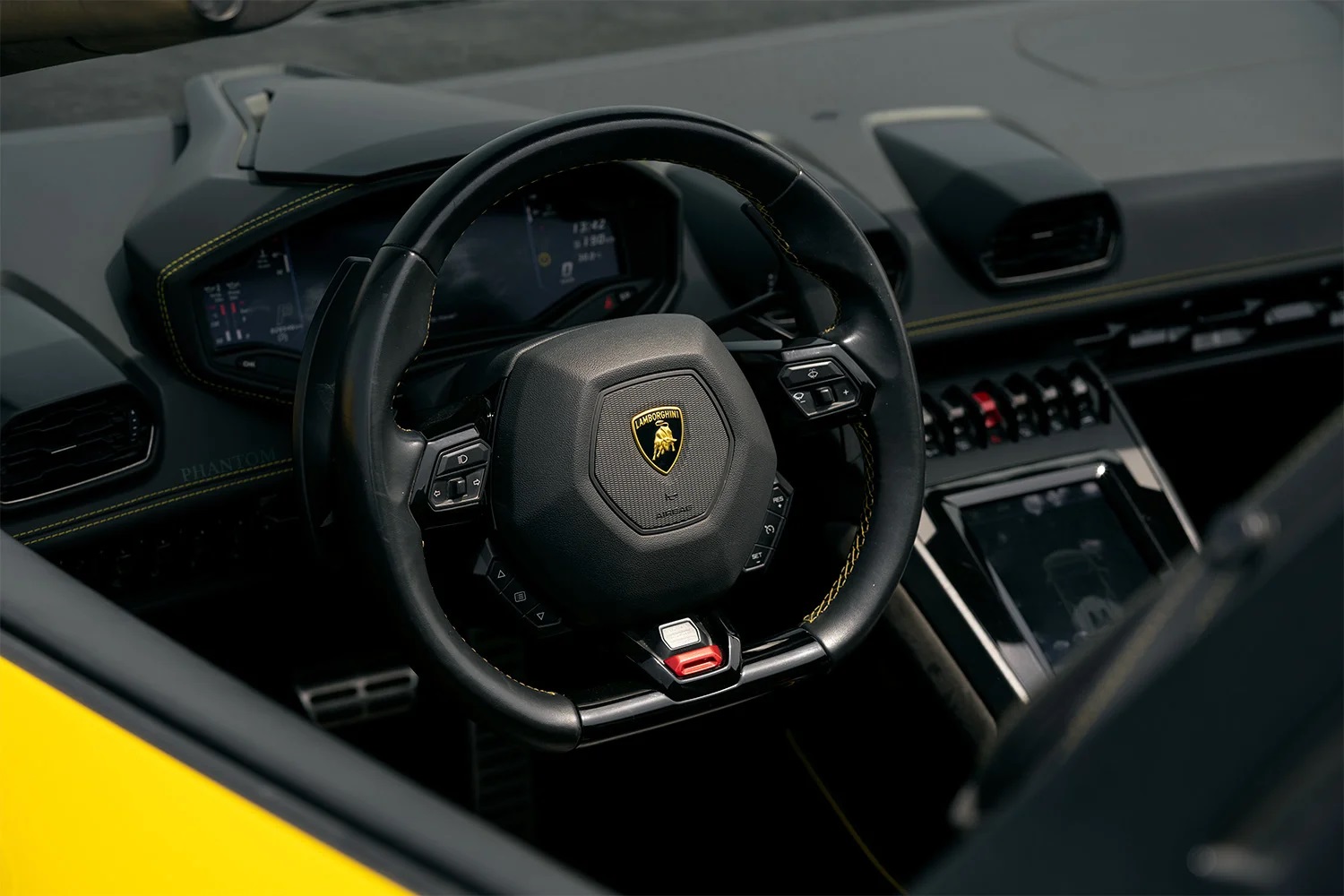 Volocar-Rent-Lamborghini-Huracan-EVO-Spyder-In-Dubai-6 Lamborghini Huracan Evo Spyder Top rental car in Dubai, Downtown, JBR, Marina, Supercar, Rent a car in Dubai, Abu Dhabi, Sports SUV, no deposit