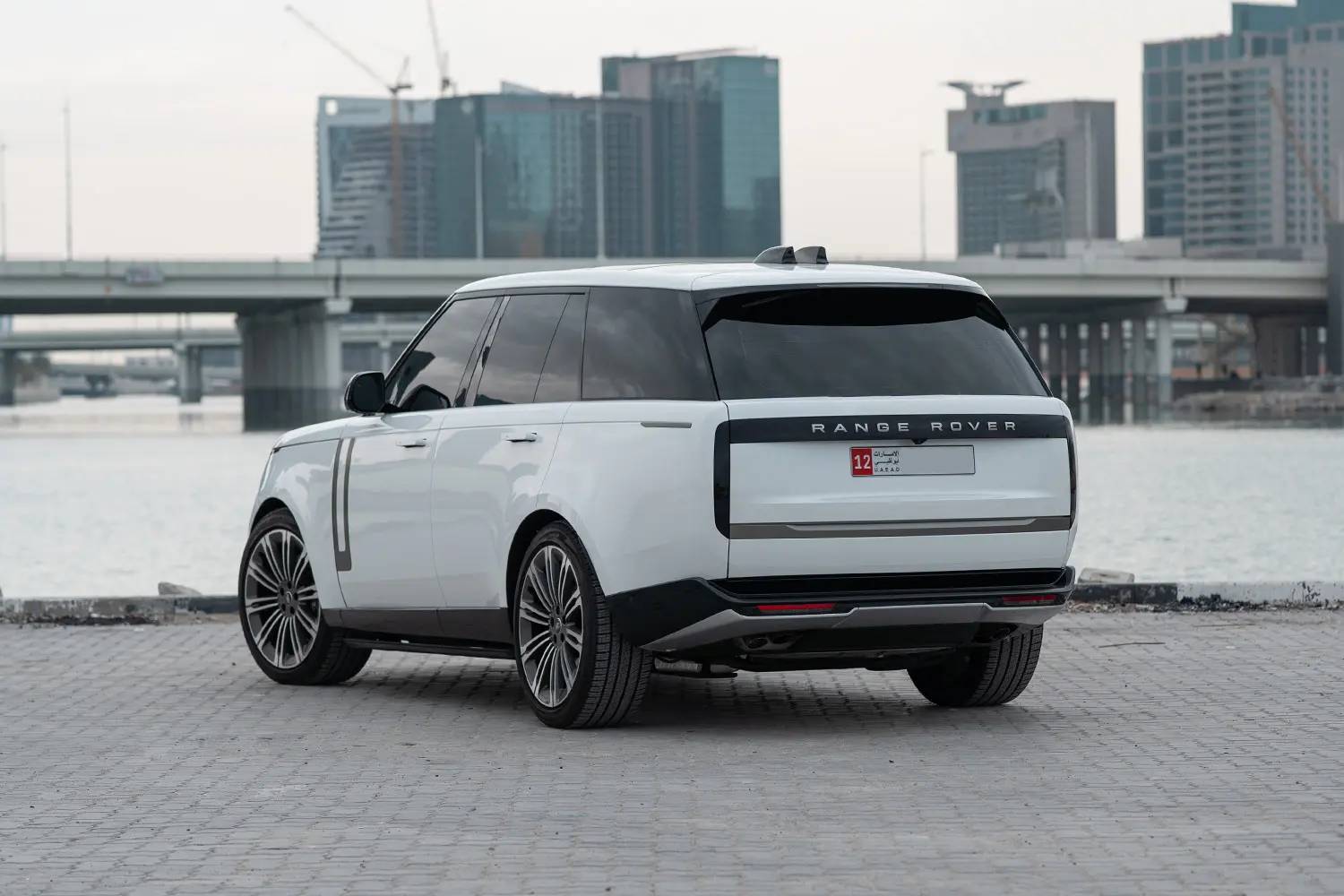 Rent-Range-Rover-Vogue-HSE-In-Dubai-4 Range Rover Vogue Hse for rent in Dubai - Business Luxury car Land Rover