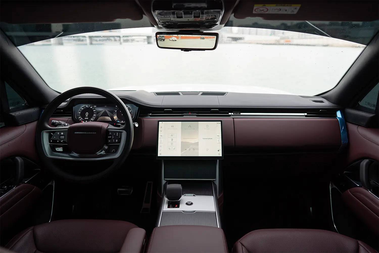 Rent-Range-Rover-Vogue-HSE-In-Dubai-8 Range Rover Vogue Hse for rent in Dubai - Business Luxury car Land Rover