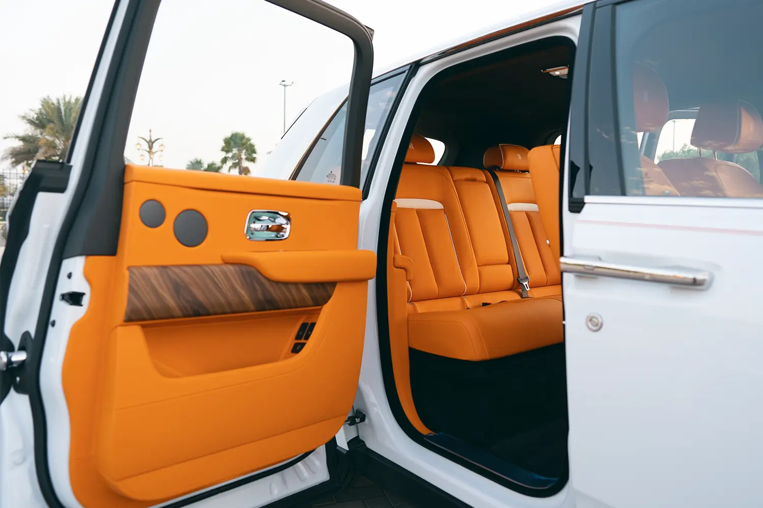 Volocar-Rent-Rolls-Royce-Cullinan-in-Dubai-14 Rent a car in Dubai, Rolls Royce Cullinan, most Luxury SUV, the most luxurious brand, top rental company