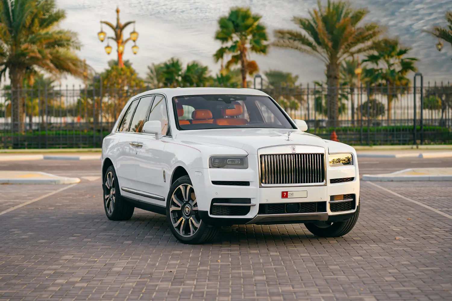 Volocar-Rent-Rolls-Royce-Cullinan-in-Dubai-3 Rent a car in Dubai, Rolls Royce Cullinan, most Luxury SUV, the most luxurious brand, top rental company