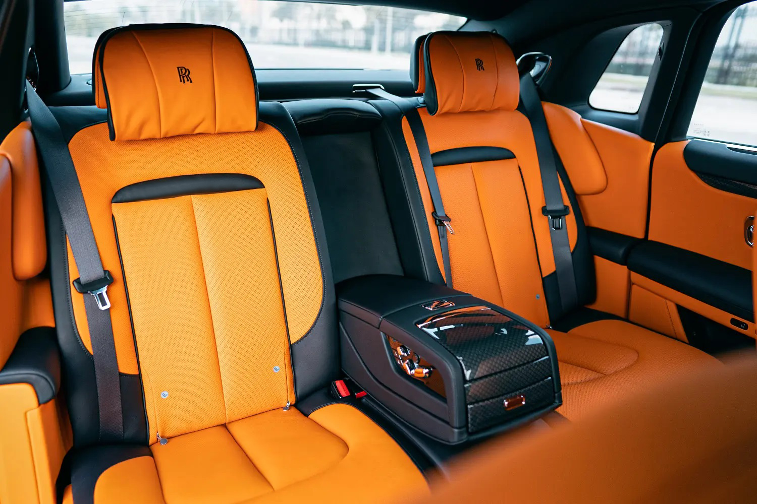 Volocar-Rent-Rolls-Royce-Ghost-Black-Badge-in-Dubai-14 Rent a car in Dubai, Rolls Royce Ghost Black Badge, the most luxurious brand, top rental company