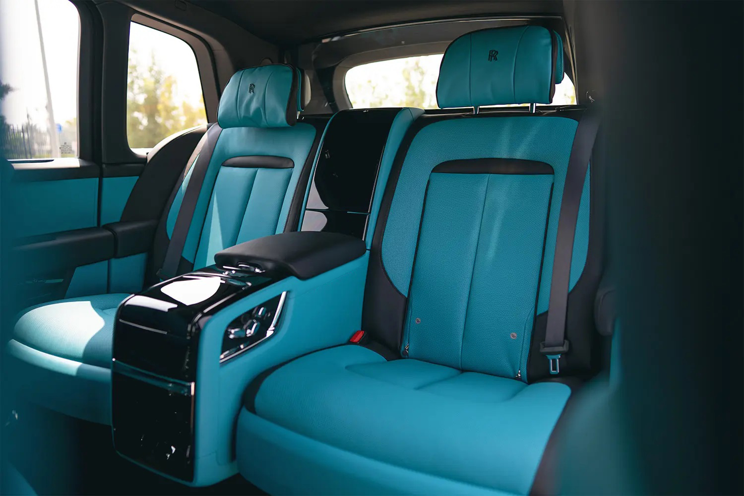 Rent a car in Dubai, Rolls Royce Cullinan, most Luxury SUV, the most luxurious brand, top rental company