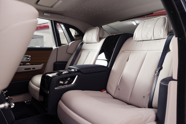 Rolls-Royce-Phantom-1