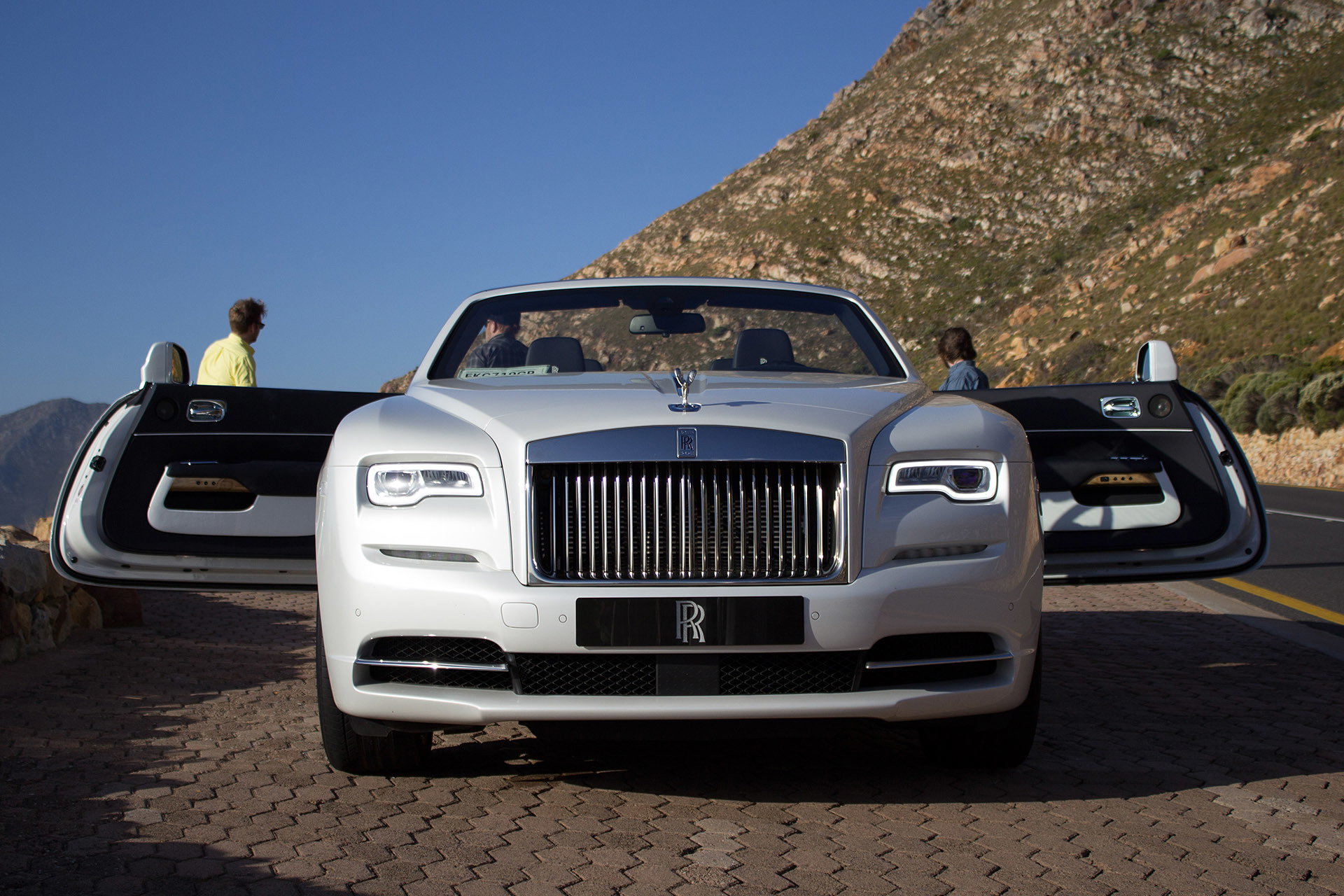 Exotic car rental Dubai by Volocar - car rental Rolls Royce