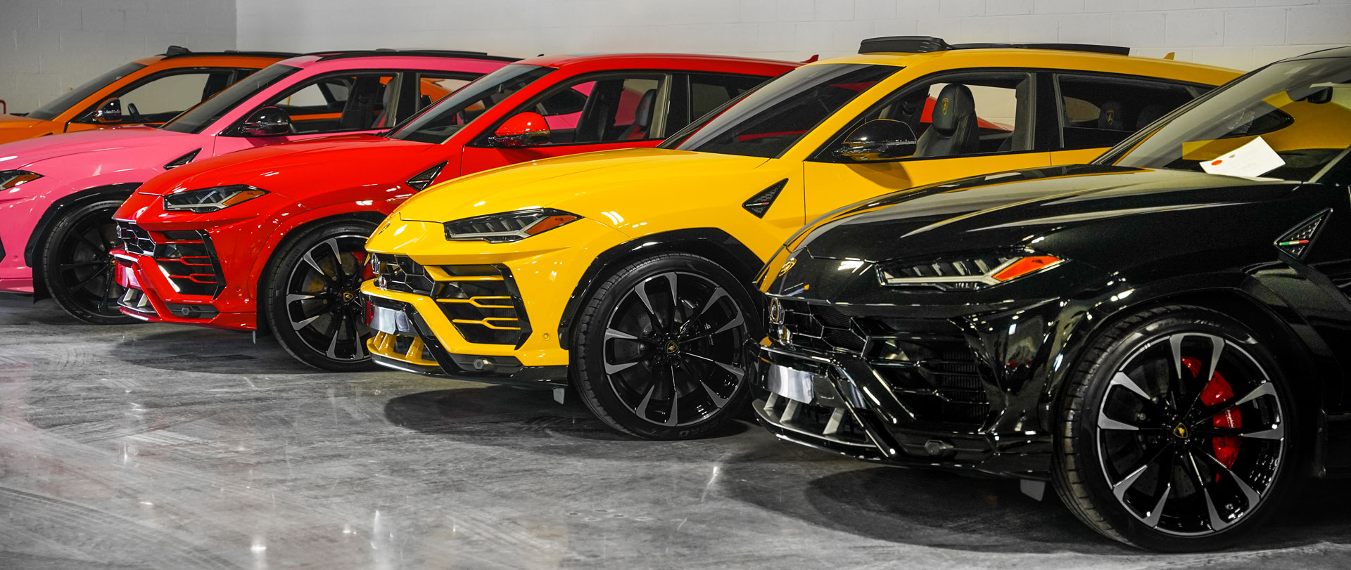 Luxury Supercars Dubai Rent a car - car rental from Volocar