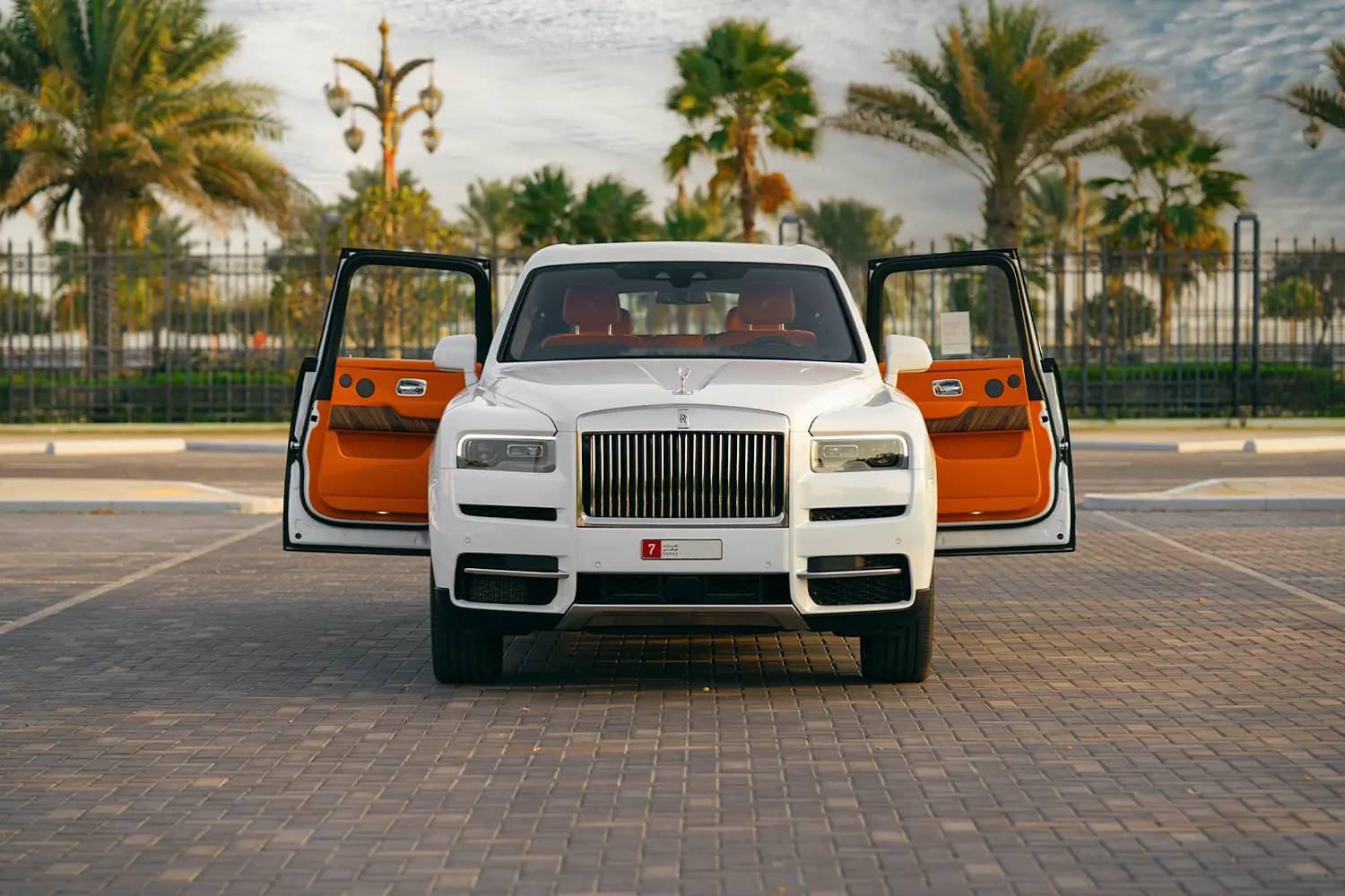 volocar-Rent-Rolls-Royce-Cullinan-in-Dubai-1 Rent a car in Dubai, Rolls Royce Cullinan, most Luxury SUV, the most luxurious brand, top rental company