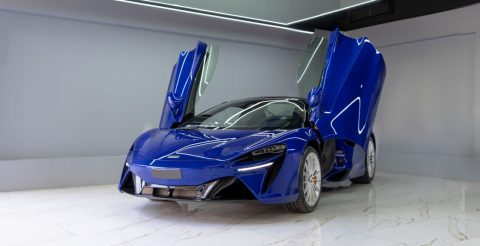 Rent a car in Dubai and Abu Dhabi from Volocar - McLaren Artura Supercar Rental