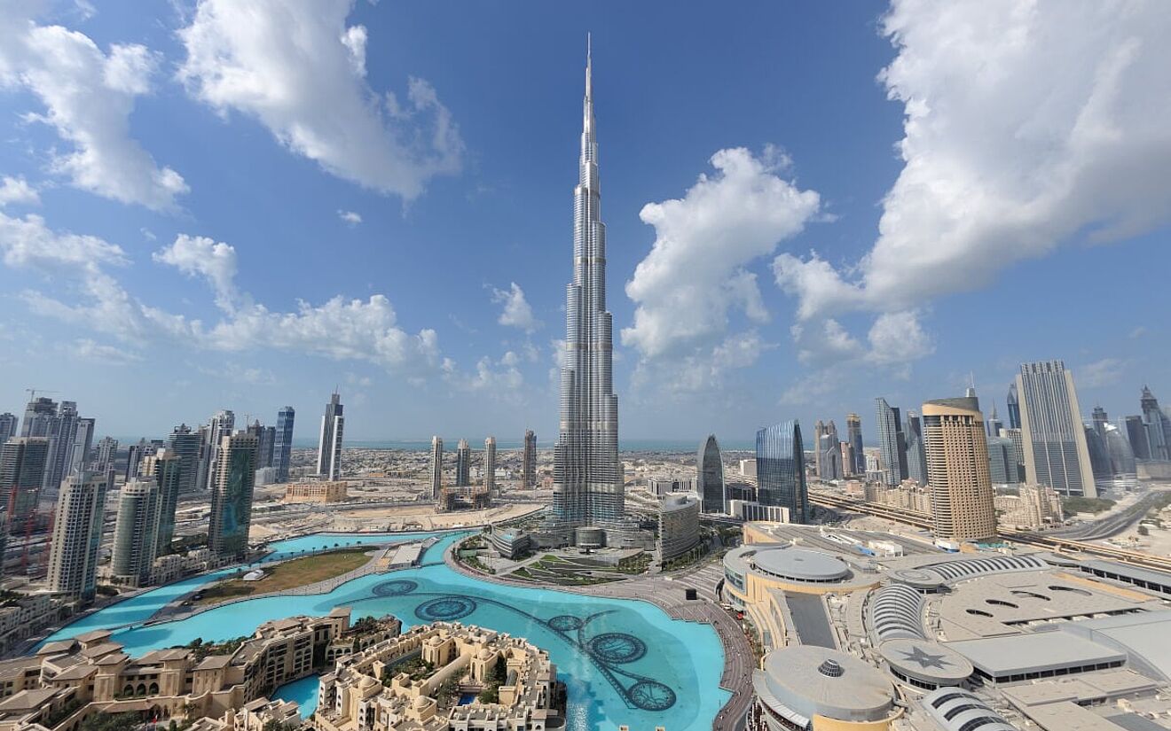 The Ultimate Guide to Exploring Burj Khalifa and Dubai Mall
